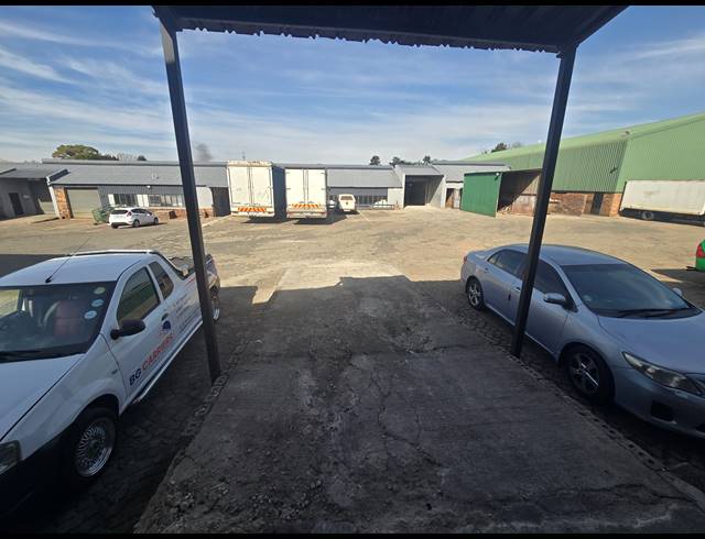 340M² WAREHOUSE TO LET IN ANDERBOLT